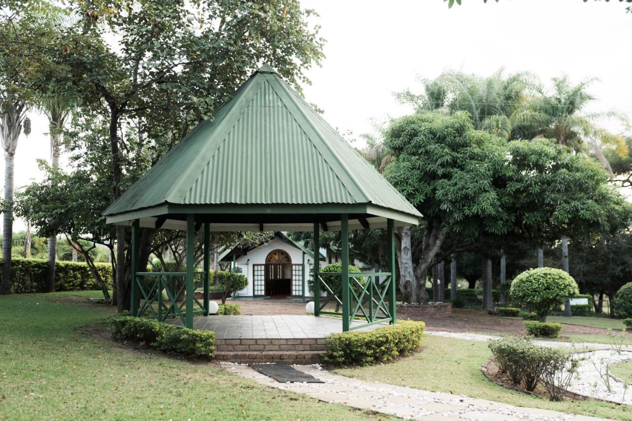 โรงแรมทีซานีนคันทรี่เลาจน์ ภายนอก รูปภาพ